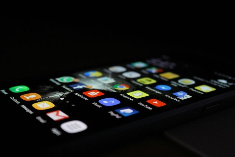 Beste IPTV Apps 2026 – Smartphone mit App-Übersicht